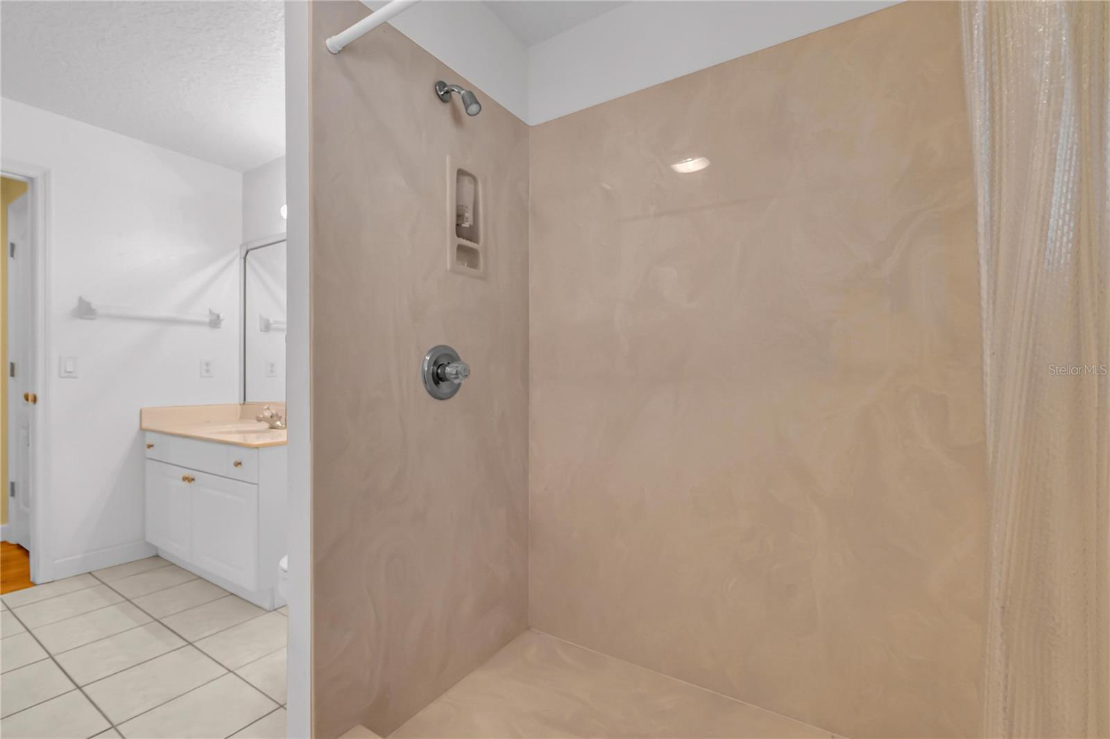 TUCKAWAY LAKE ESTATES - Residential