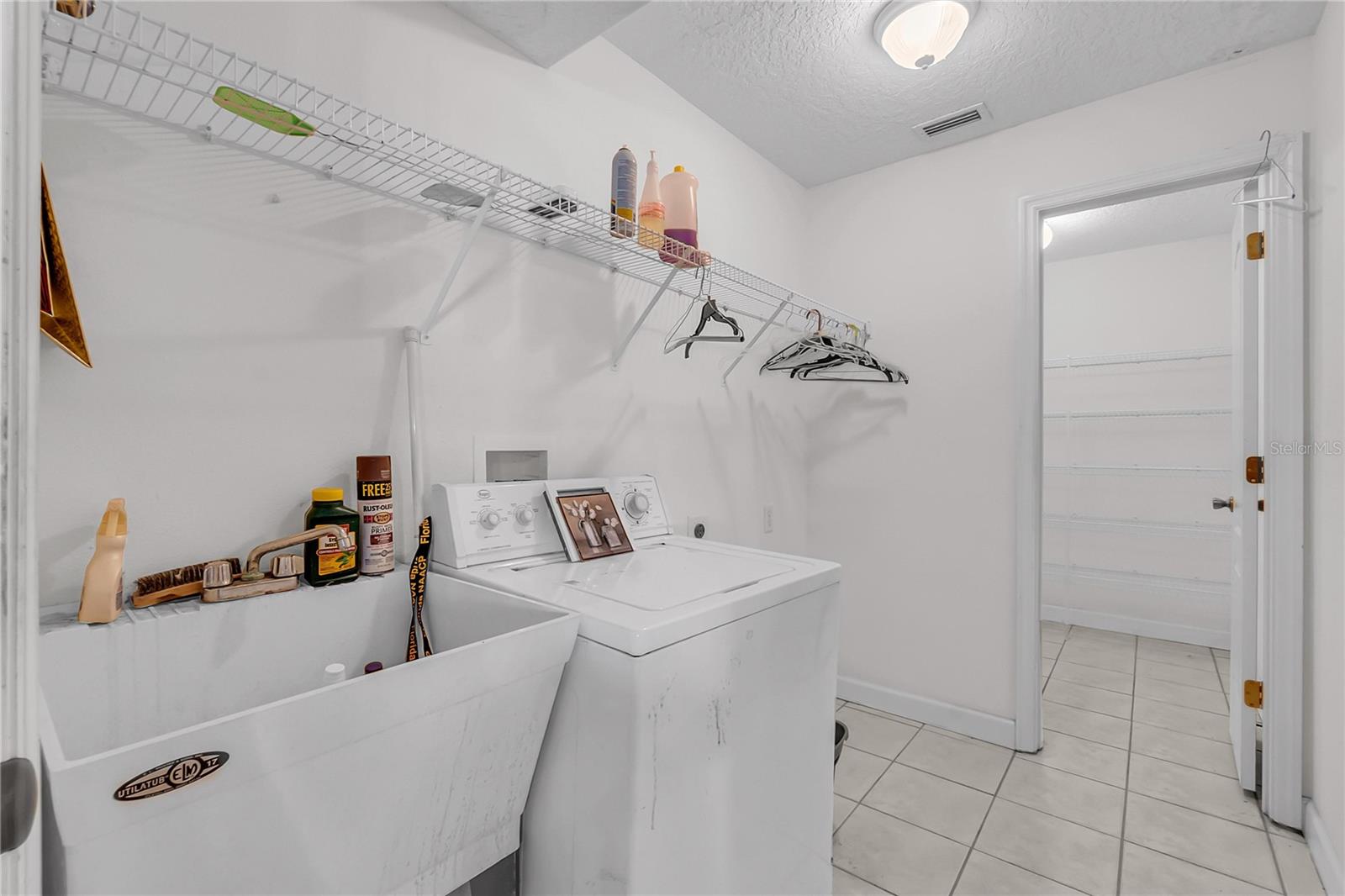 TUCKAWAY LAKE ESTATES - Residential