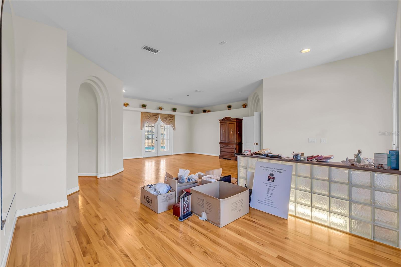 TUCKAWAY LAKE ESTATES - Residential