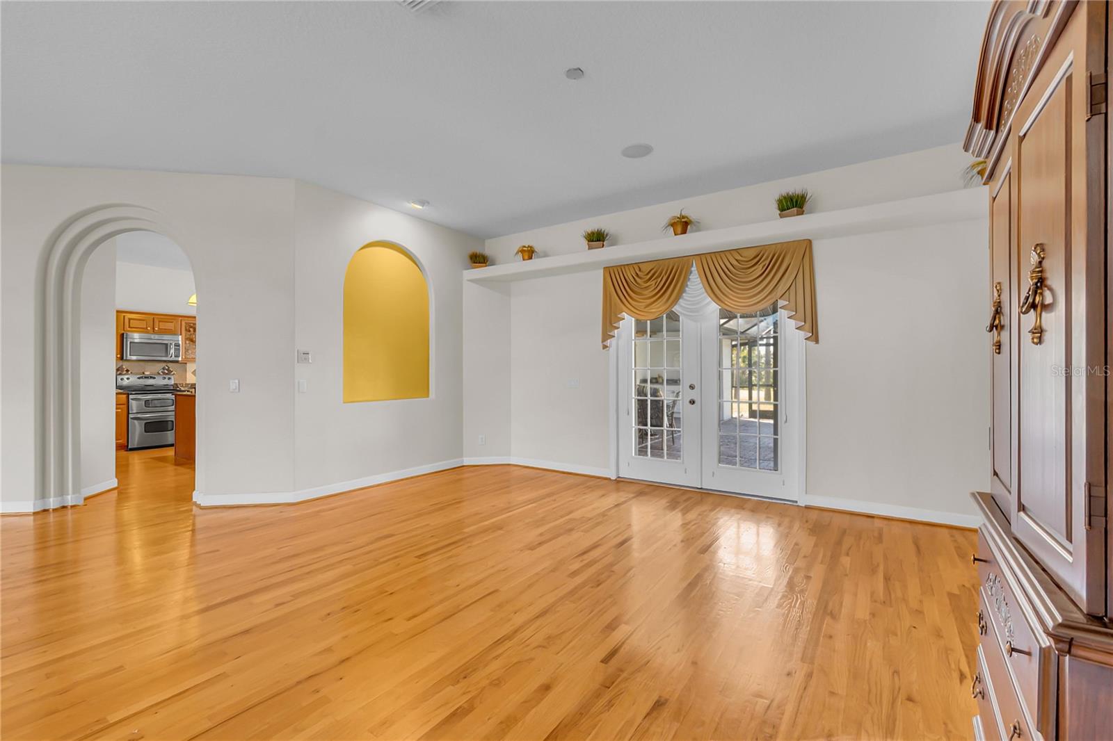 TUCKAWAY LAKE ESTATES - Residential