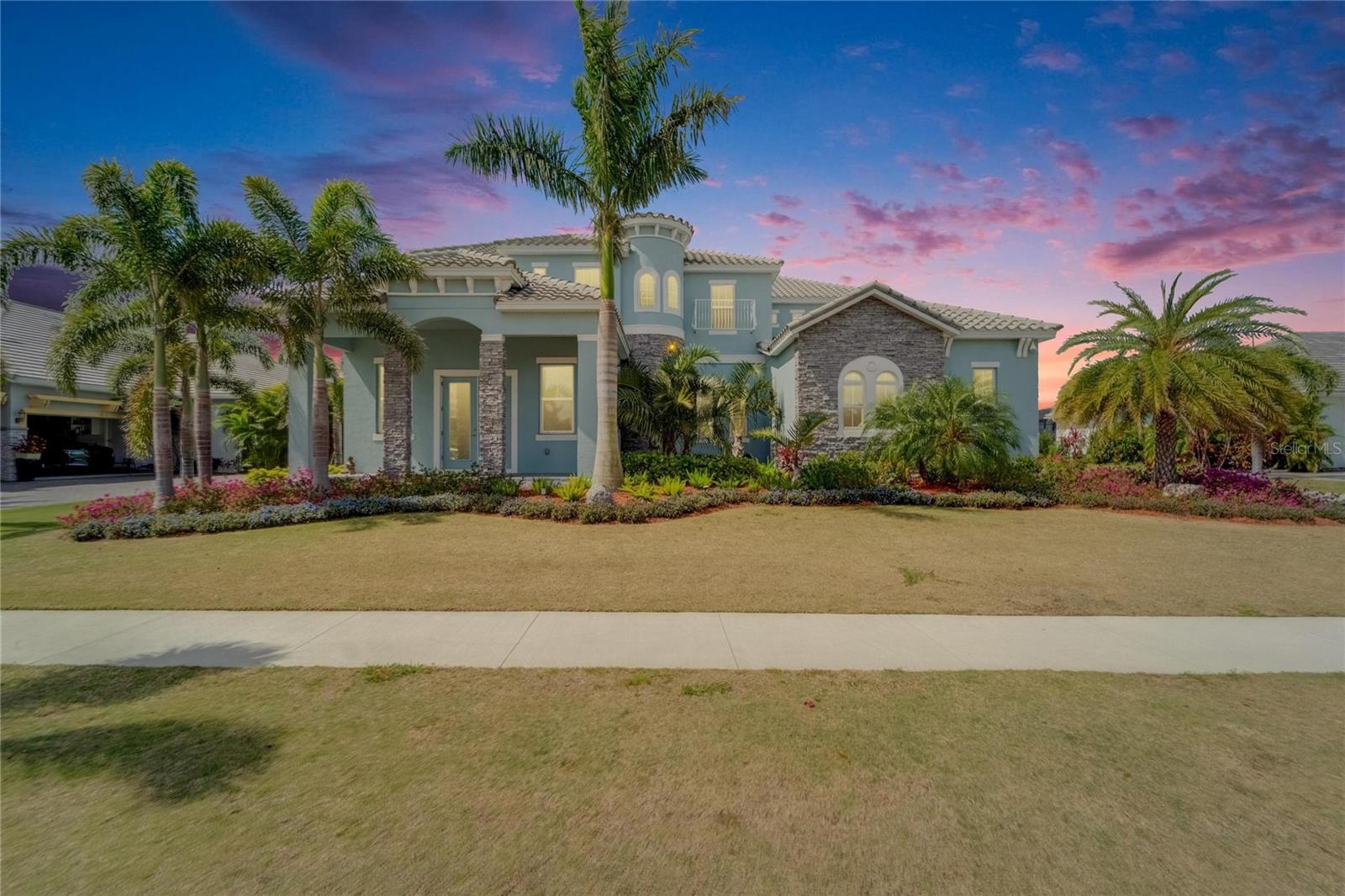 814 MANNS HARBOR DRIVE