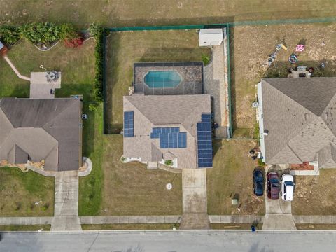 A home in LAKE WALES