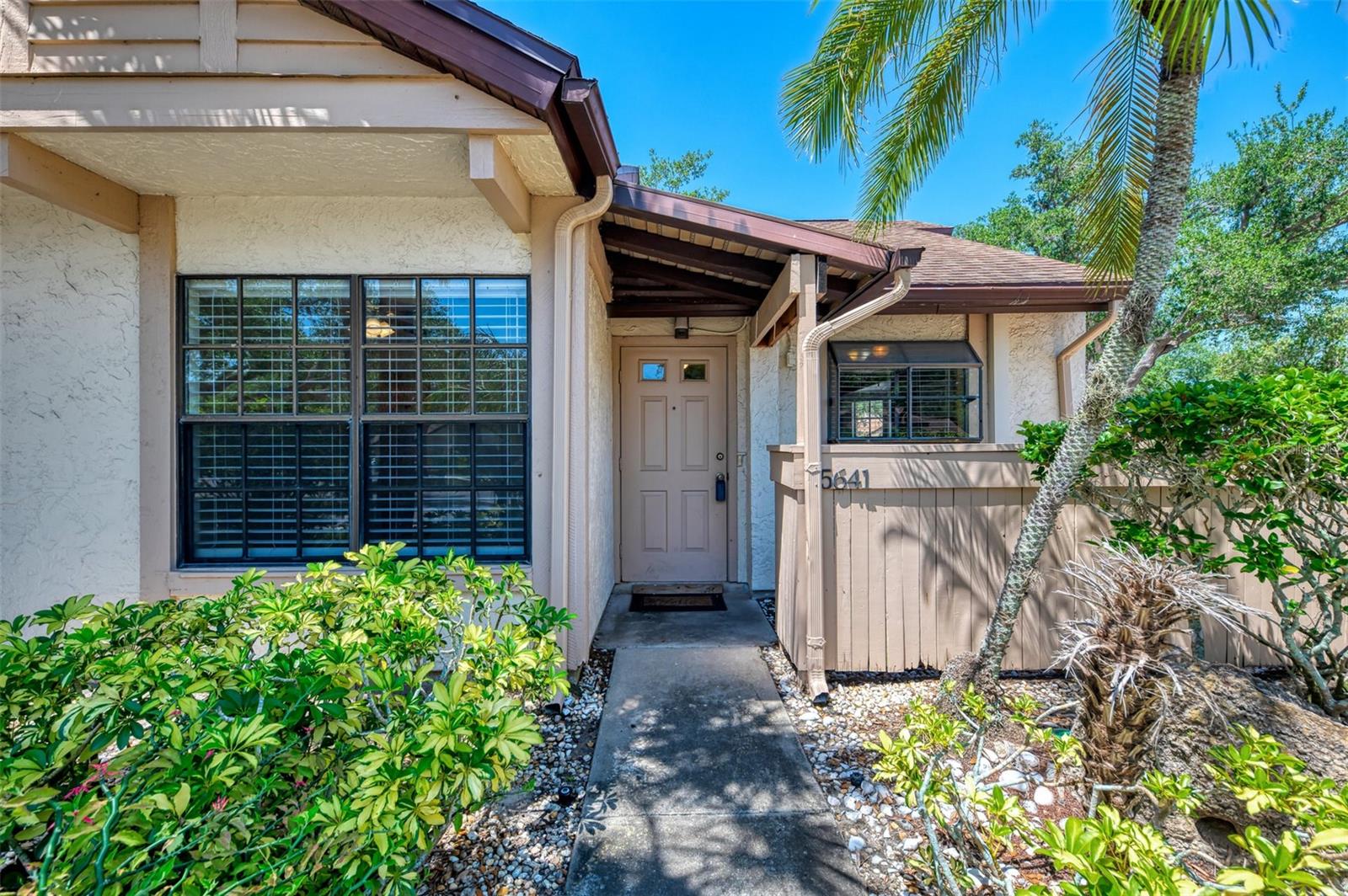 5641 MASHIE CIRCLE