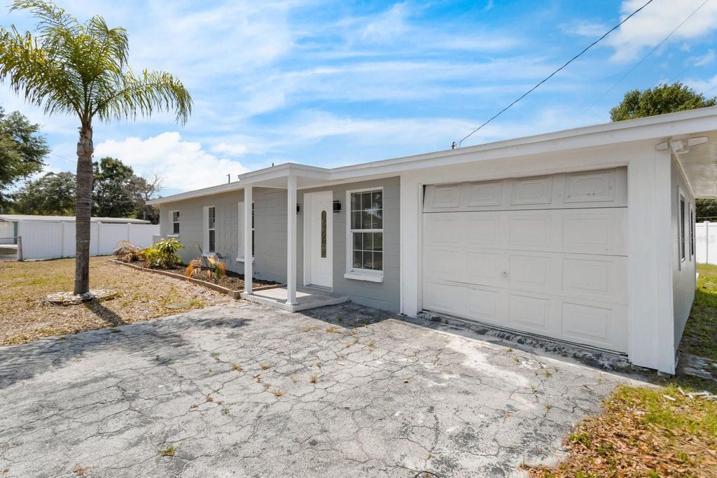 Photo of 6802 W Comanche Avenue, Tampa, FL 33634 (MLS # TB8466388)