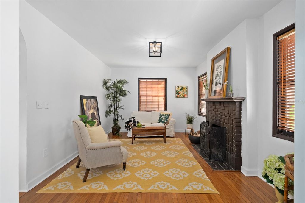 Photo of 225 Hibiscus Court, Orlando, FL 32801 (MLS # O6411548)