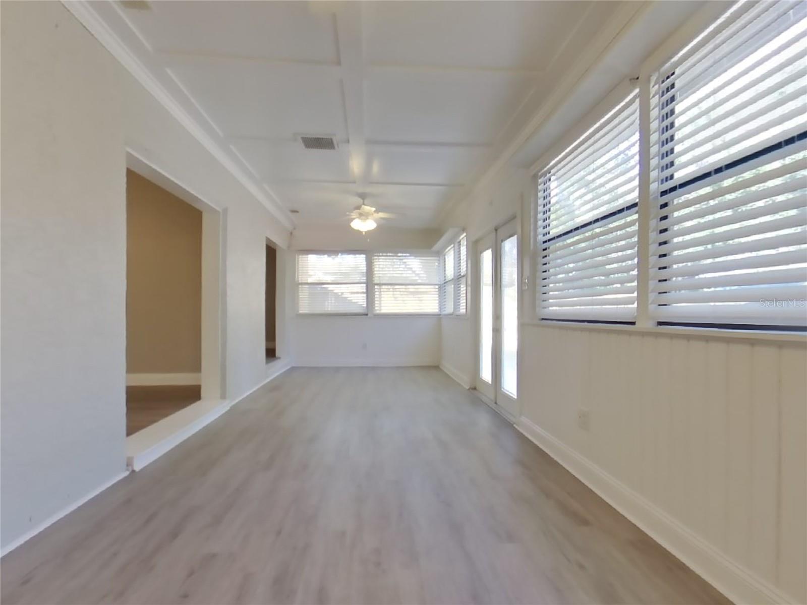 ORANGE GROVE PARK UNIT 4 - Residential Lease