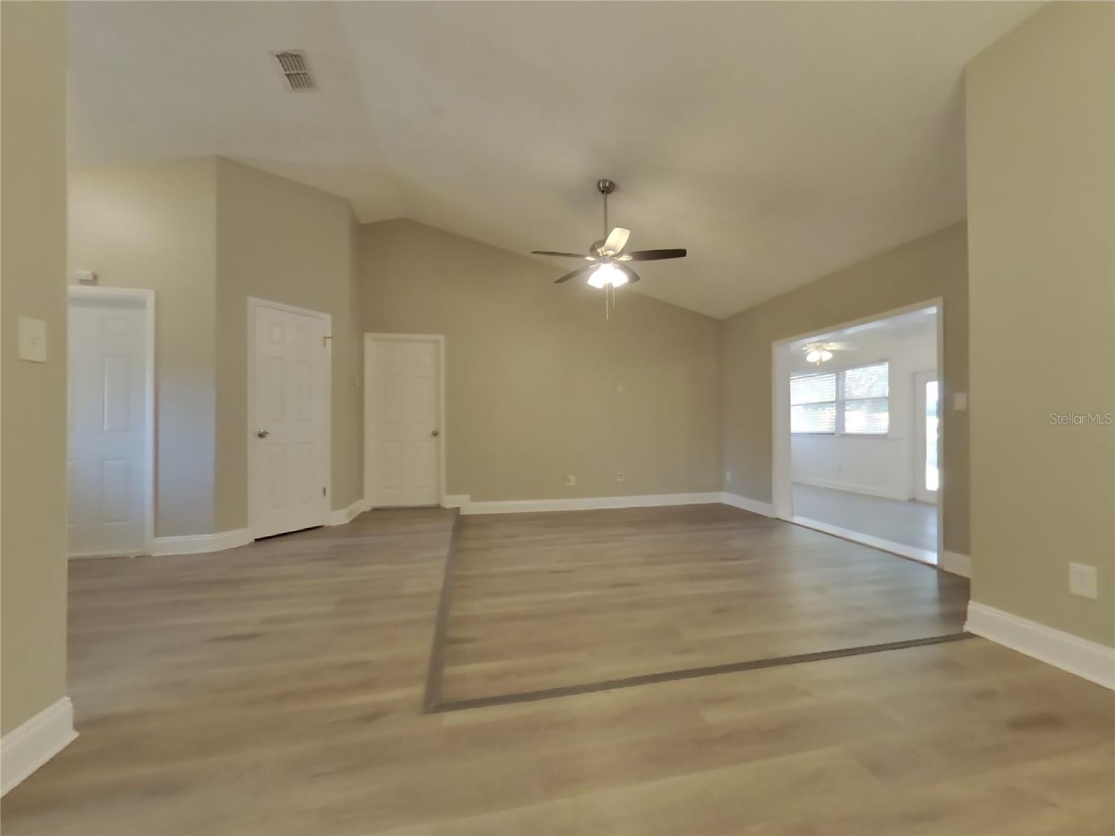 ORANGE GROVE PARK UNIT 4 - Residential Lease