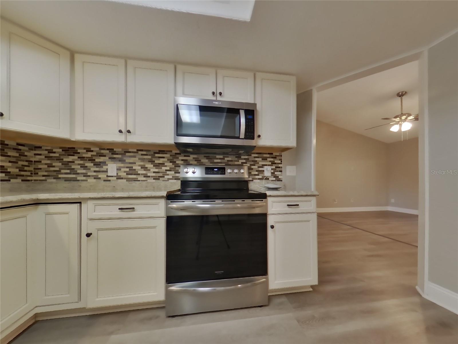 ORANGE GROVE PARK UNIT 4 - Residential Lease