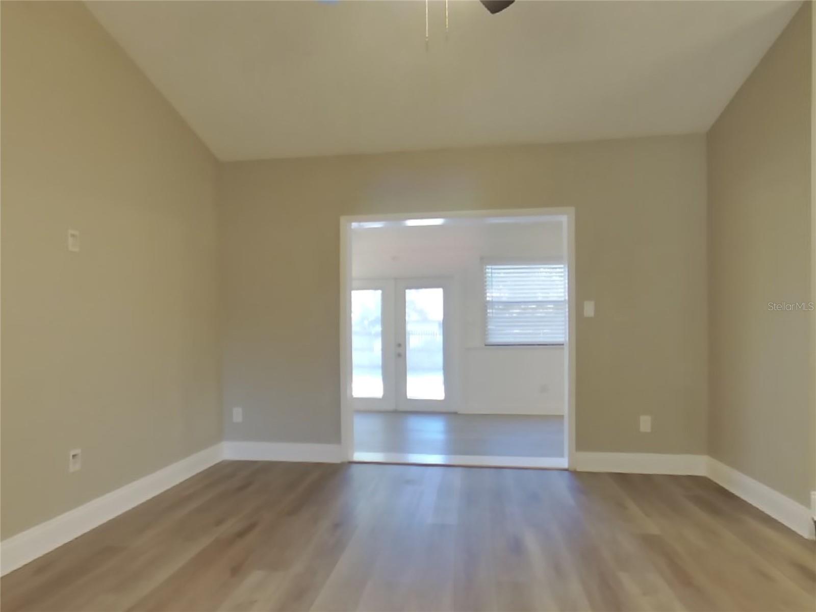 ORANGE GROVE PARK UNIT 4 - Residential Lease