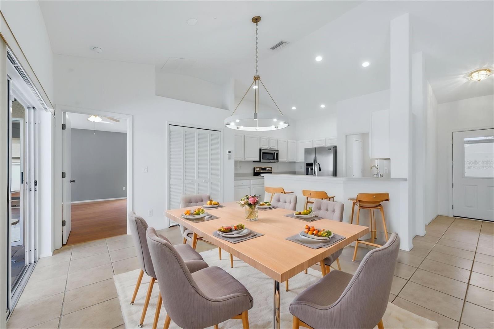 WELLINGTON CHASE - Residential