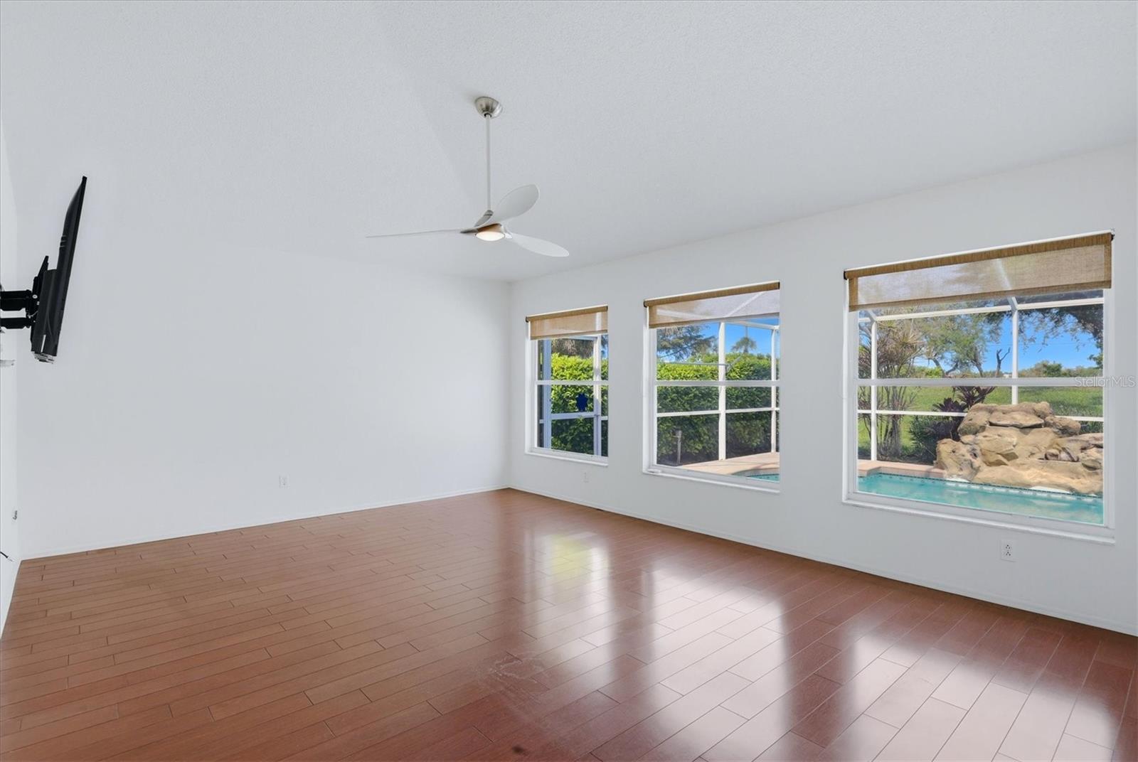 WELLINGTON CHASE - Residential