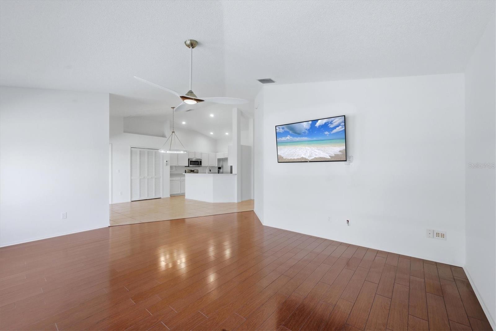 WELLINGTON CHASE - Residential