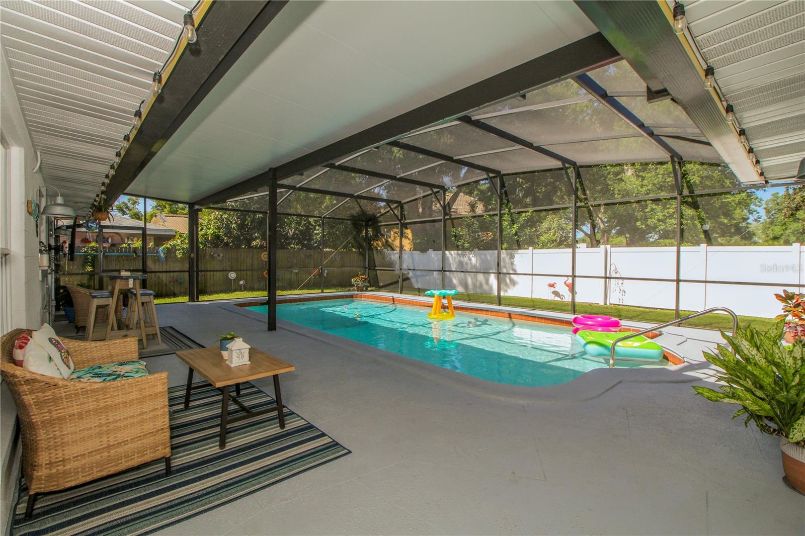 1529 GLASTONBERRY ROAD