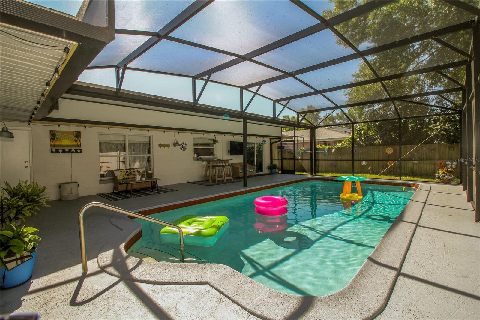 1529 GLASTONBERRY ROAD