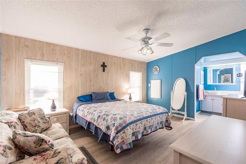 A home in PORT CHARLOTTE