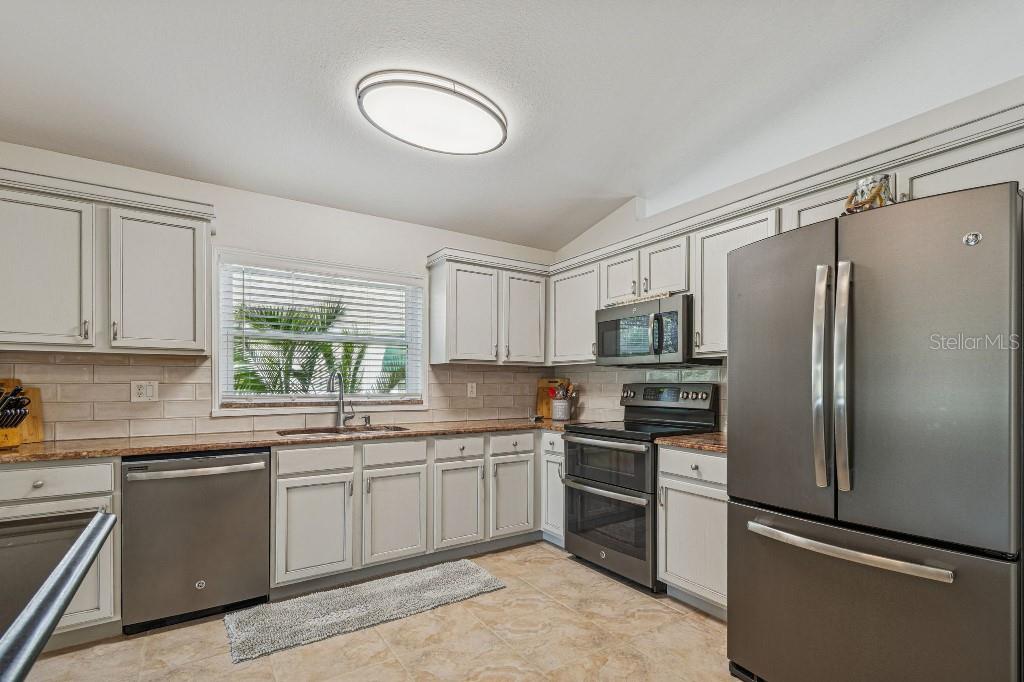 LEXINGTON OAKS VILLAGE 01 - Residential