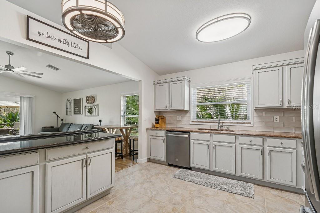 LEXINGTON OAKS VILLAGE 01 - Residential