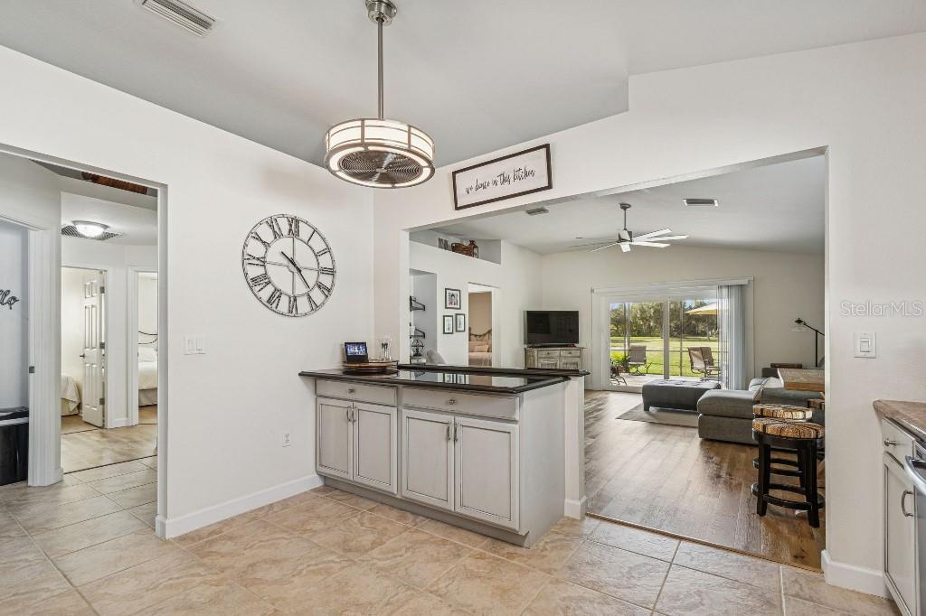 LEXINGTON OAKS VILLAGE 01 - Residential