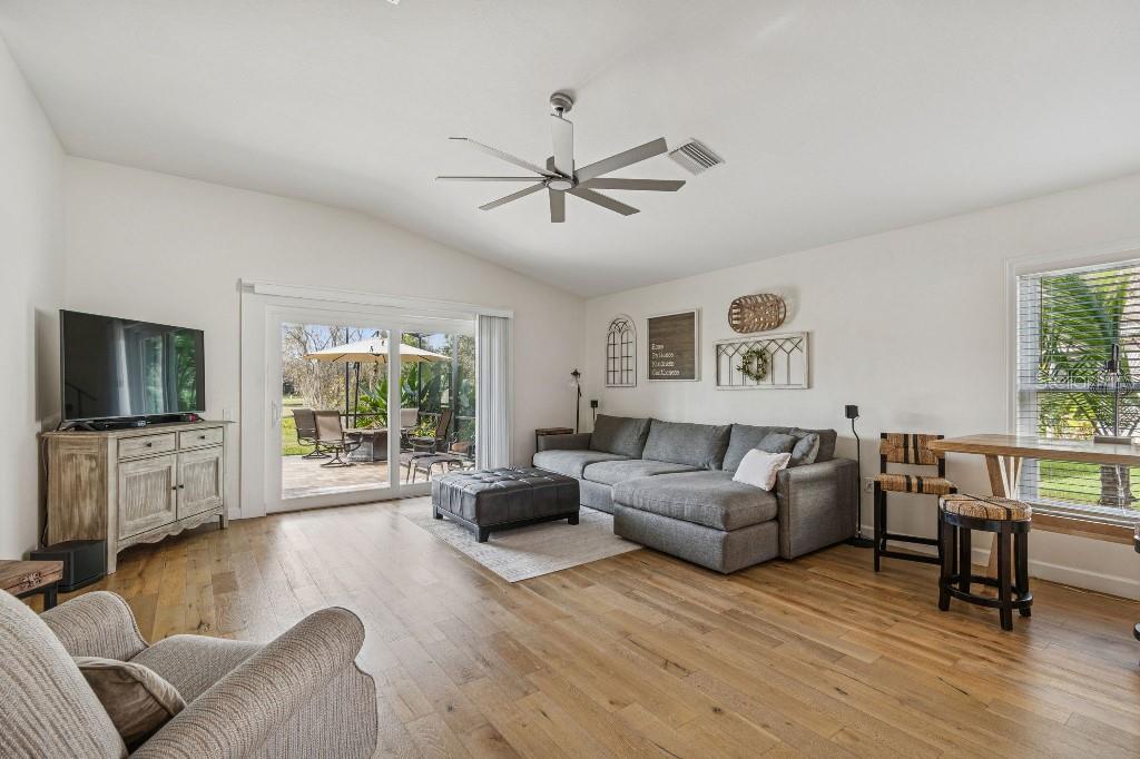 LEXINGTON OAKS VILLAGE 01 - Residential