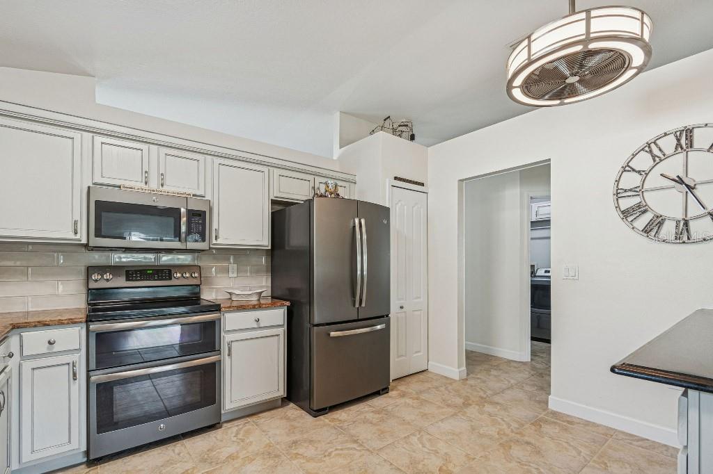 LEXINGTON OAKS VILLAGE 01 - Residential