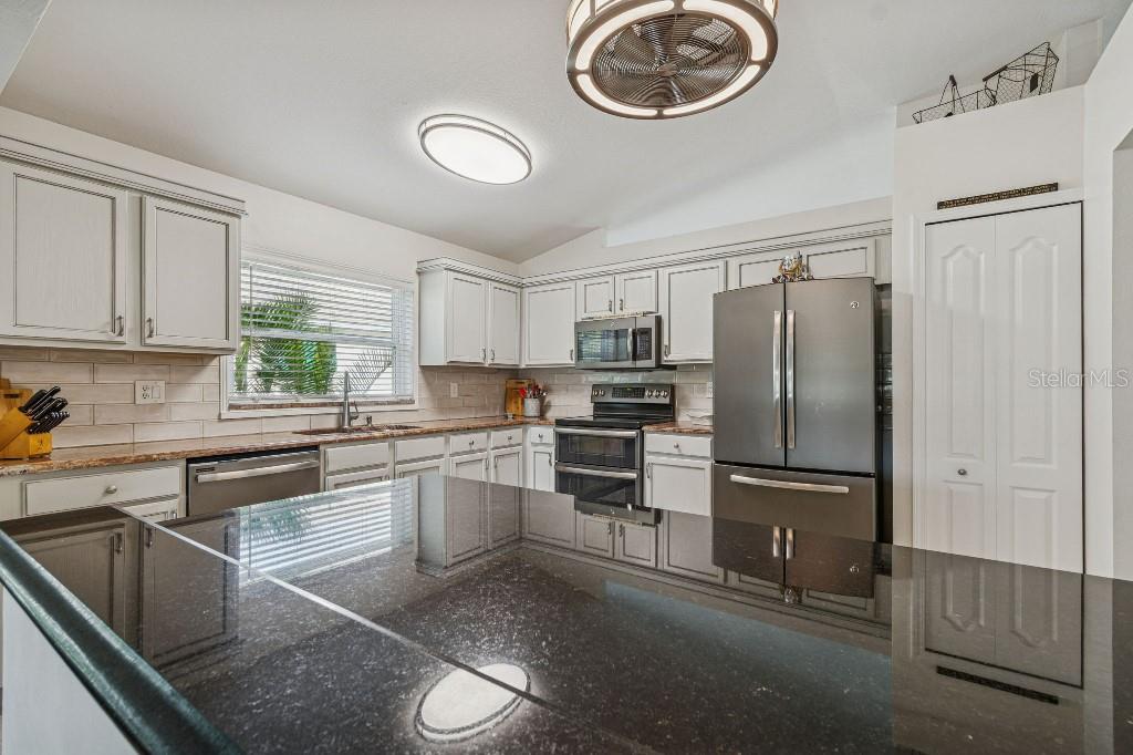 LEXINGTON OAKS VILLAGE 01 - Residential