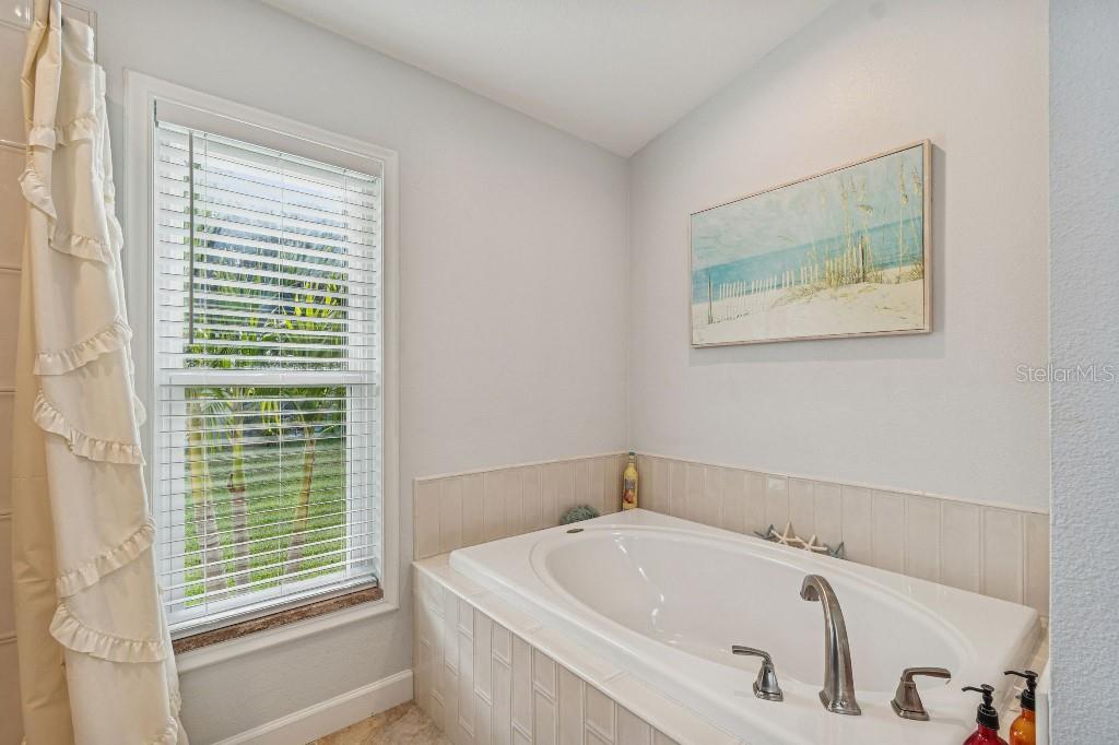 LEXINGTON OAKS VILLAGE 01 - Residential