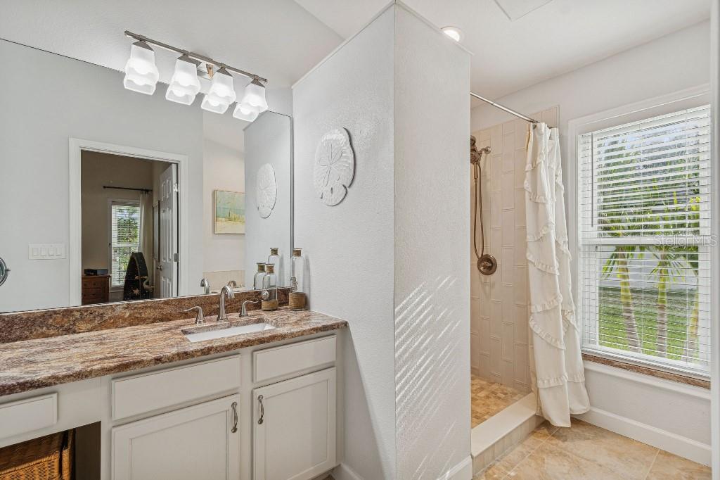 LEXINGTON OAKS VILLAGE 01 - Residential