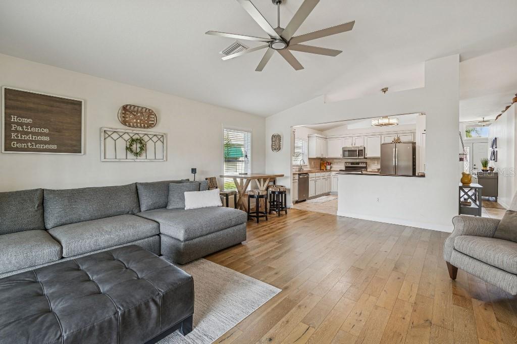 LEXINGTON OAKS VILLAGE 01 - Residential