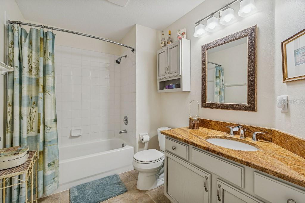 LEXINGTON OAKS VILLAGE 01 - Residential