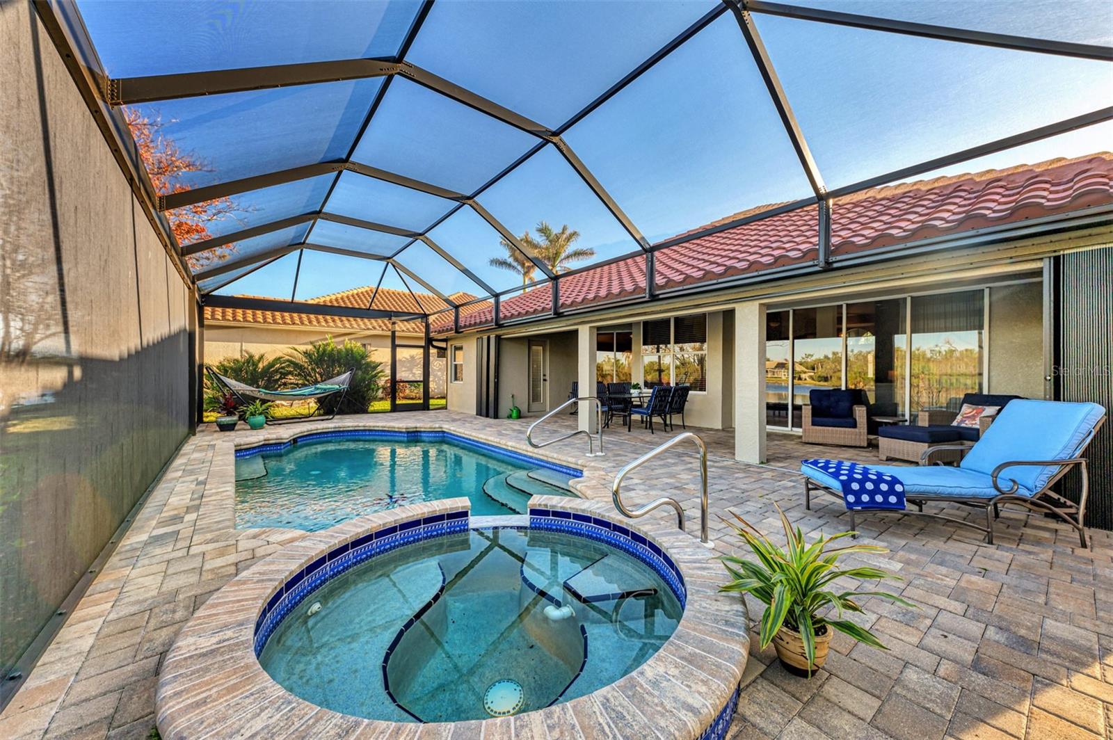 RIVERWOOD - Residential