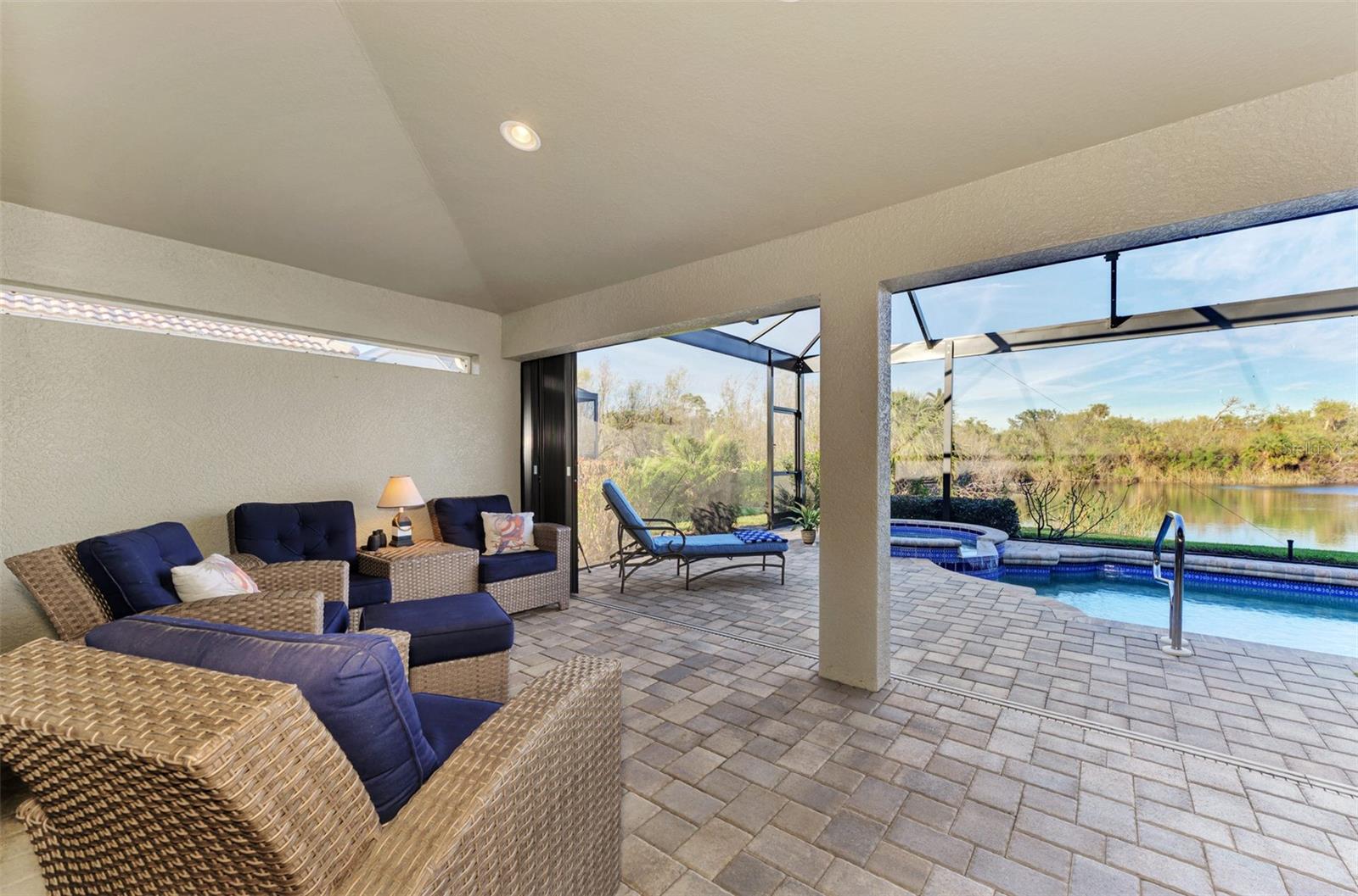 RIVERWOOD - Residential