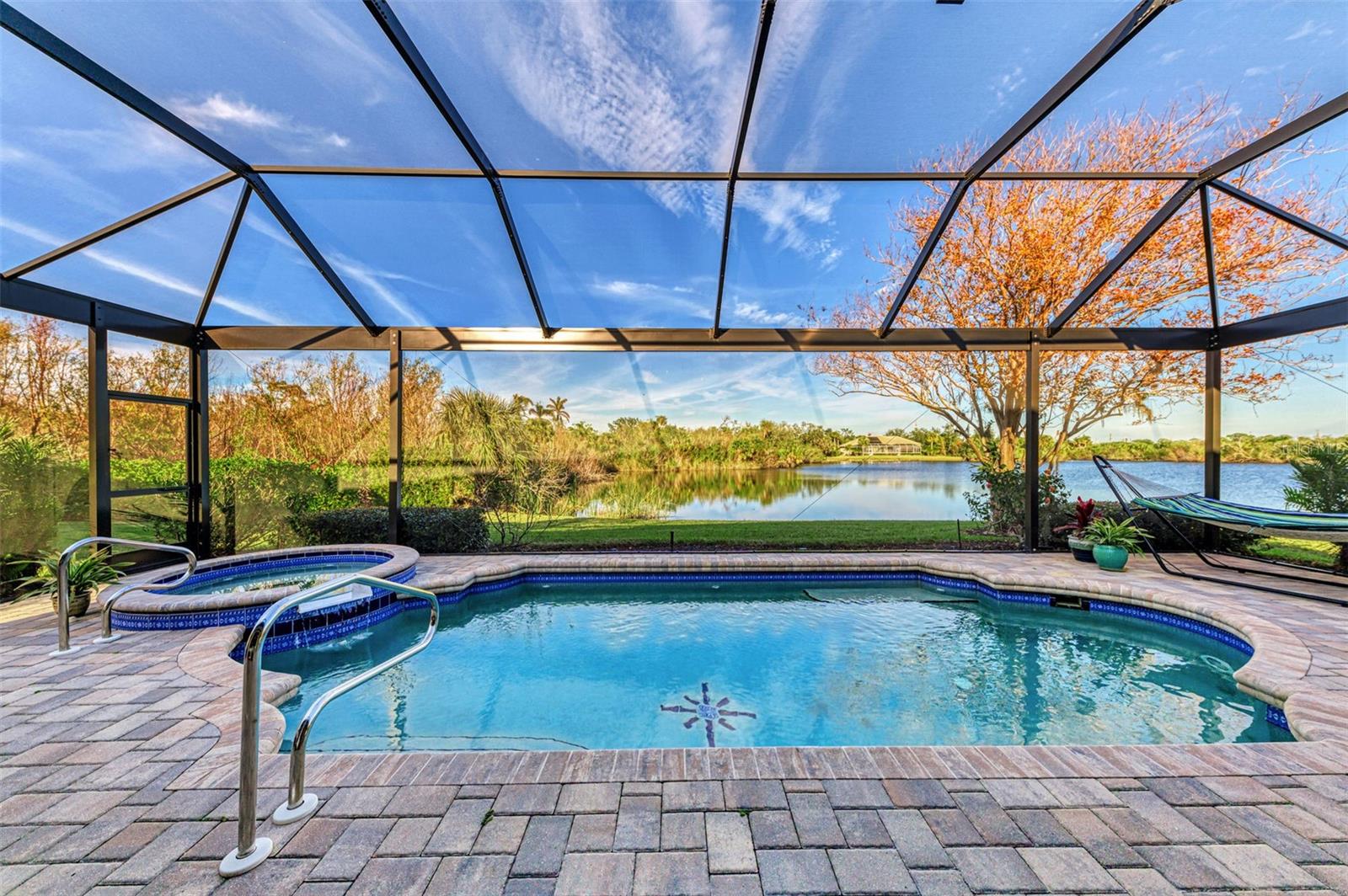 RIVERWOOD - Residential