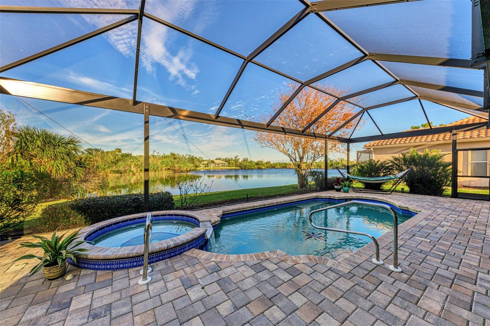 RIVERWOOD - Residential