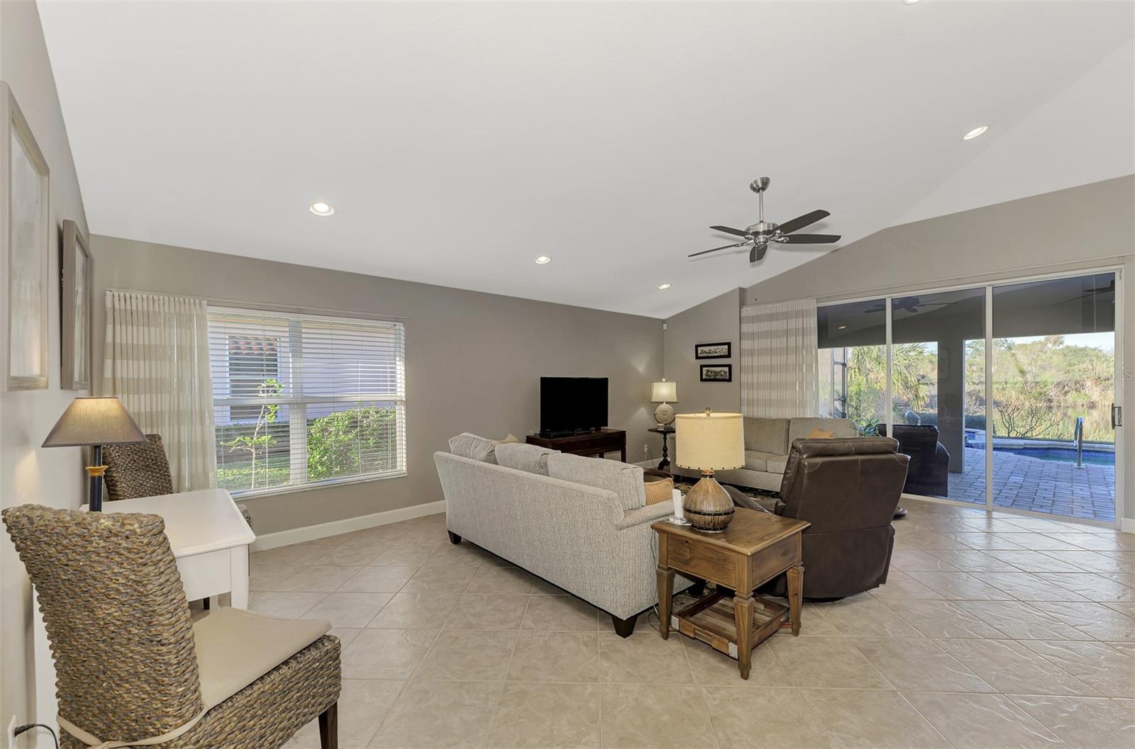 RIVERWOOD - Residential