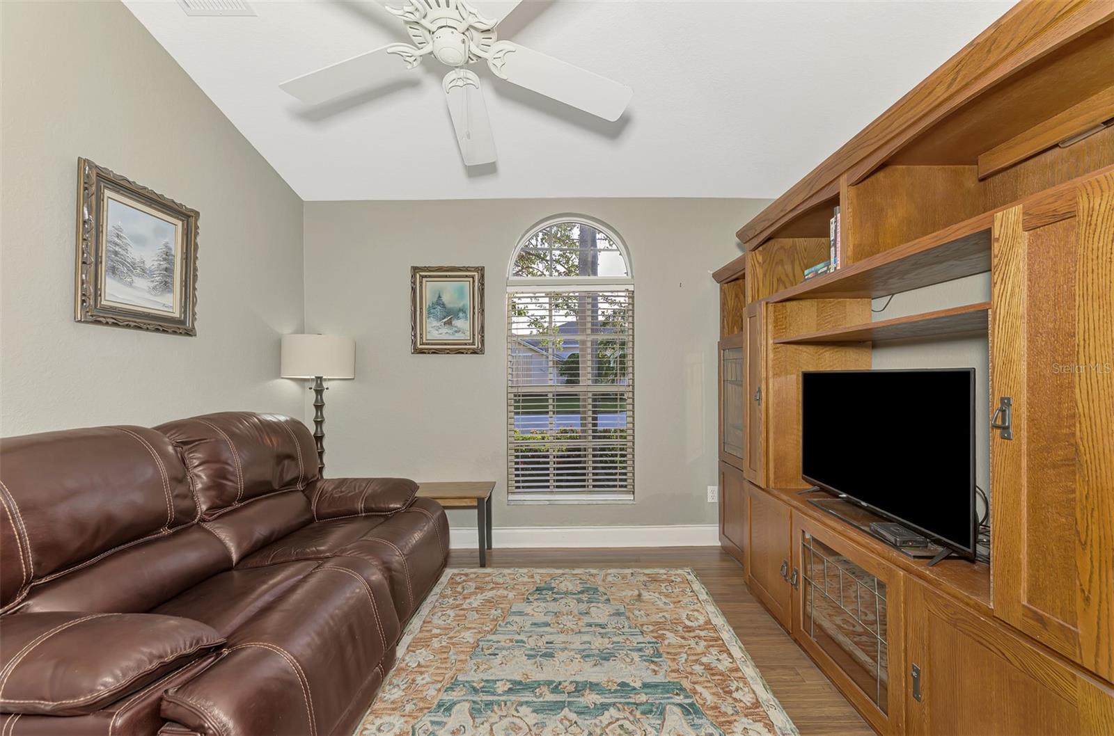 RIVERWOOD - Residential