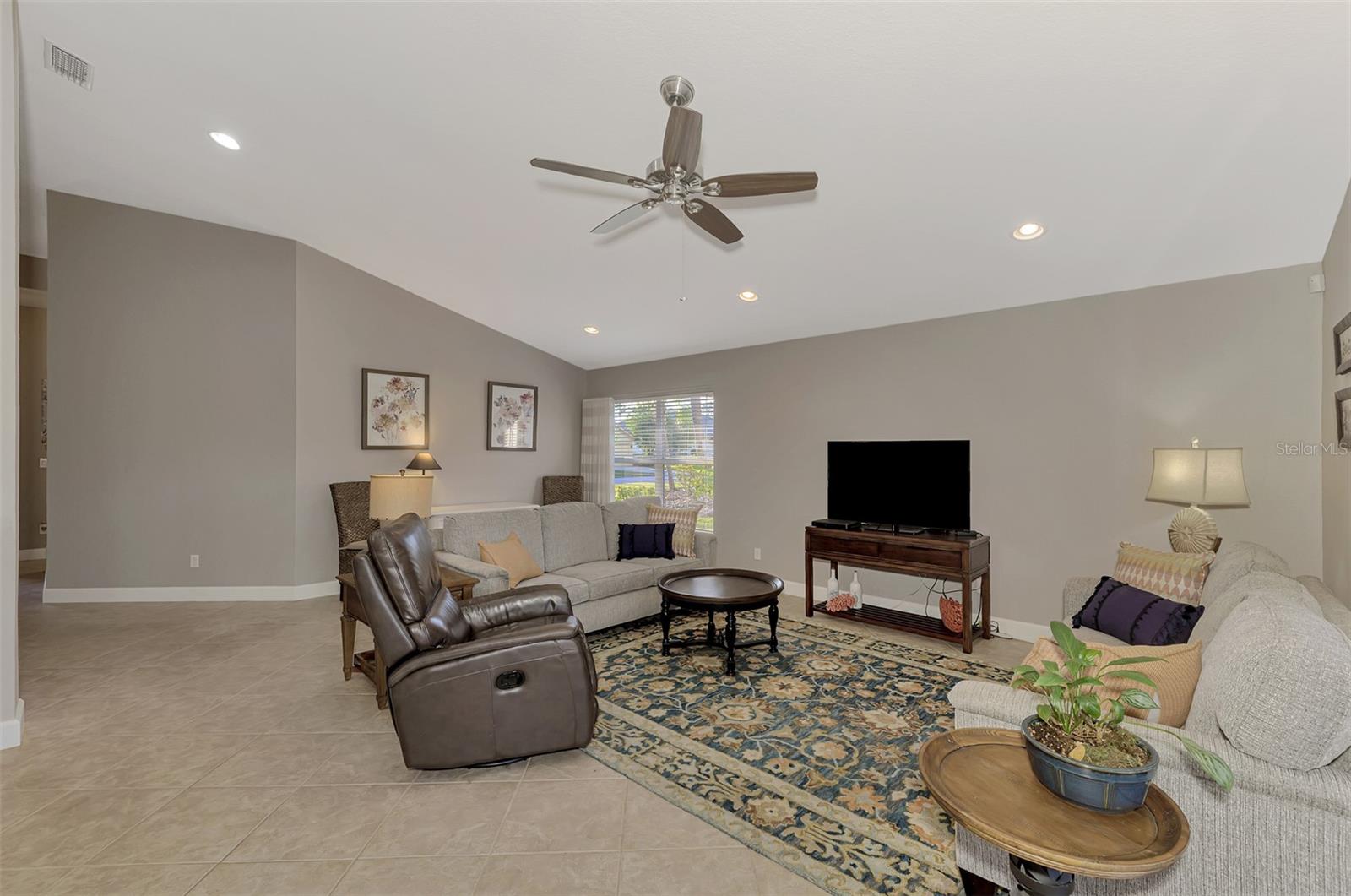 RIVERWOOD - Residential