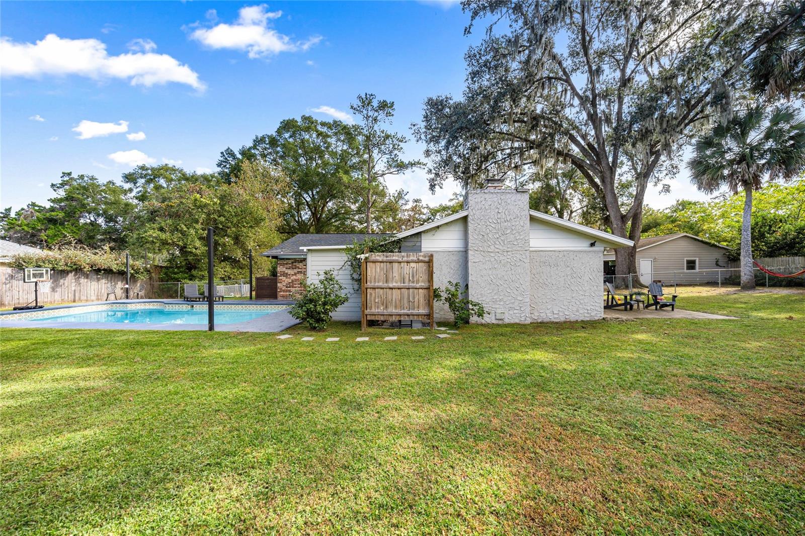 HOLCOMB ED - Residential