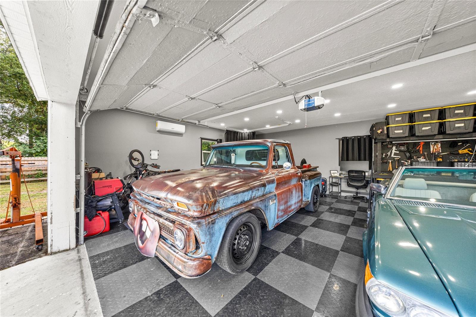 HOLCOMB ED - Residential