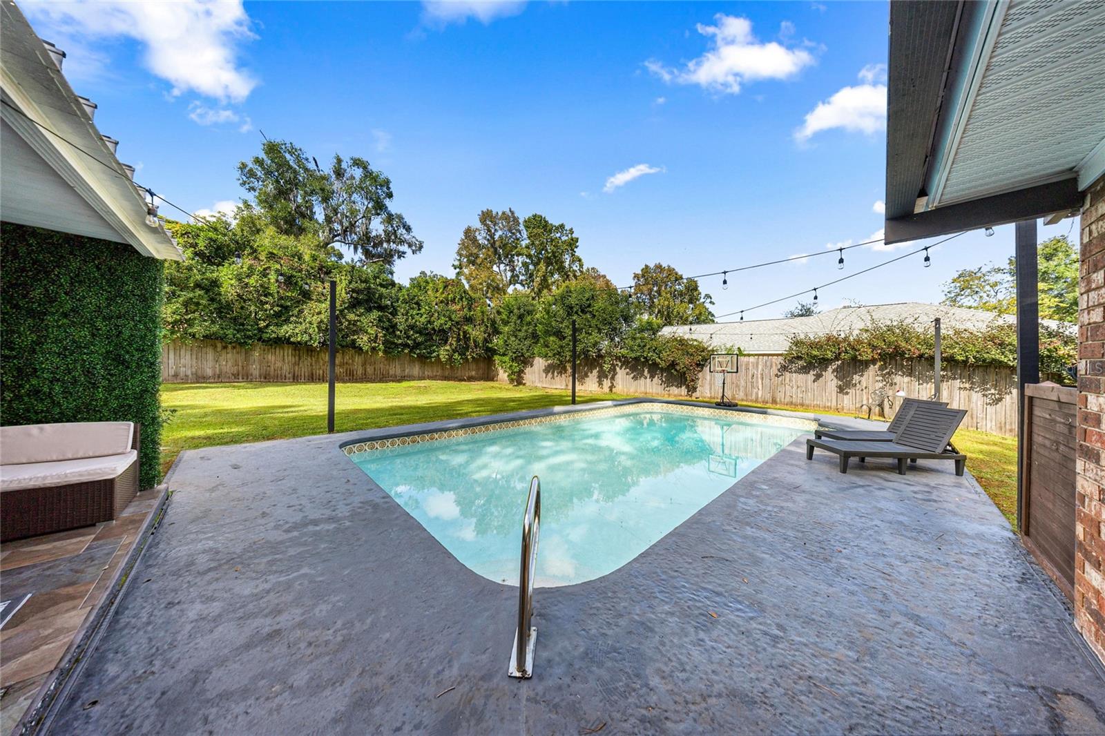 HOLCOMB ED - Residential