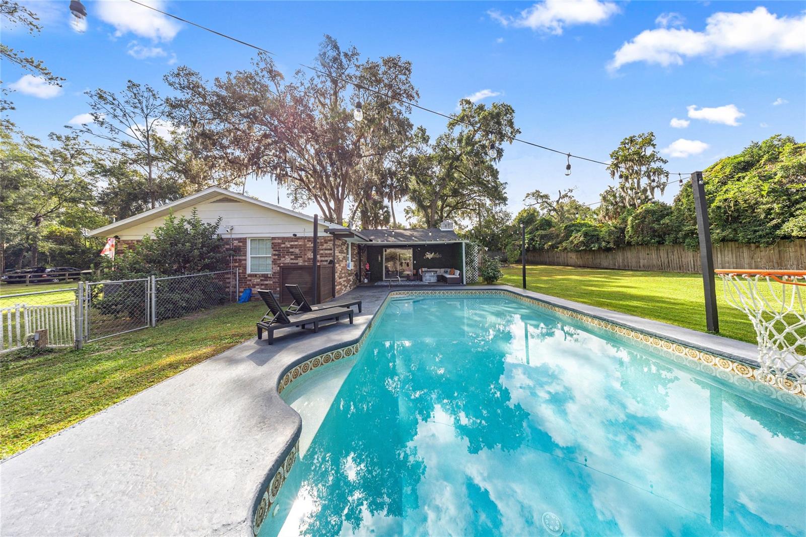 HOLCOMB ED - Residential