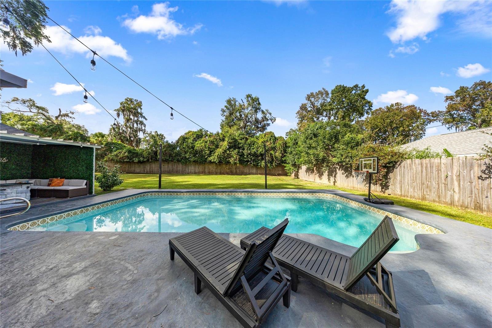 HOLCOMB ED - Residential