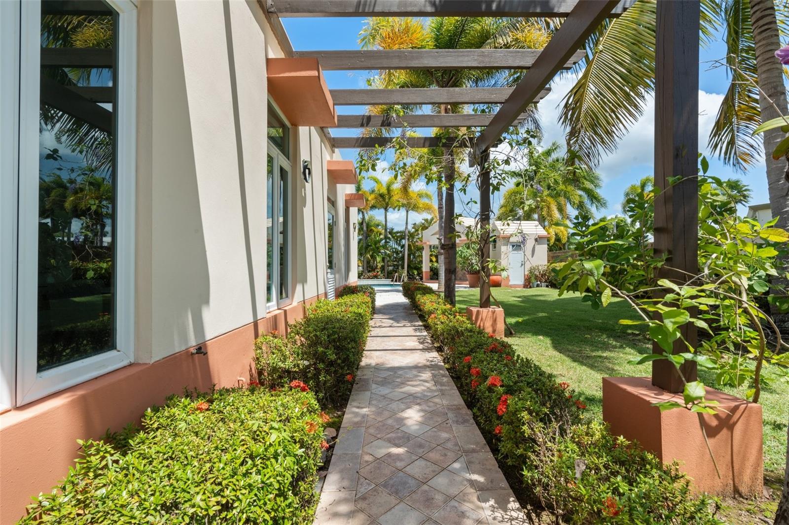PASEO LAS PALMAS - Residential