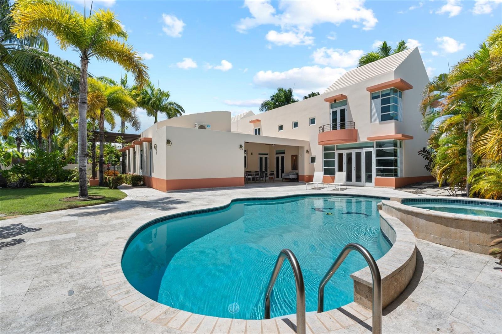 PASEO LAS PALMAS - Residential