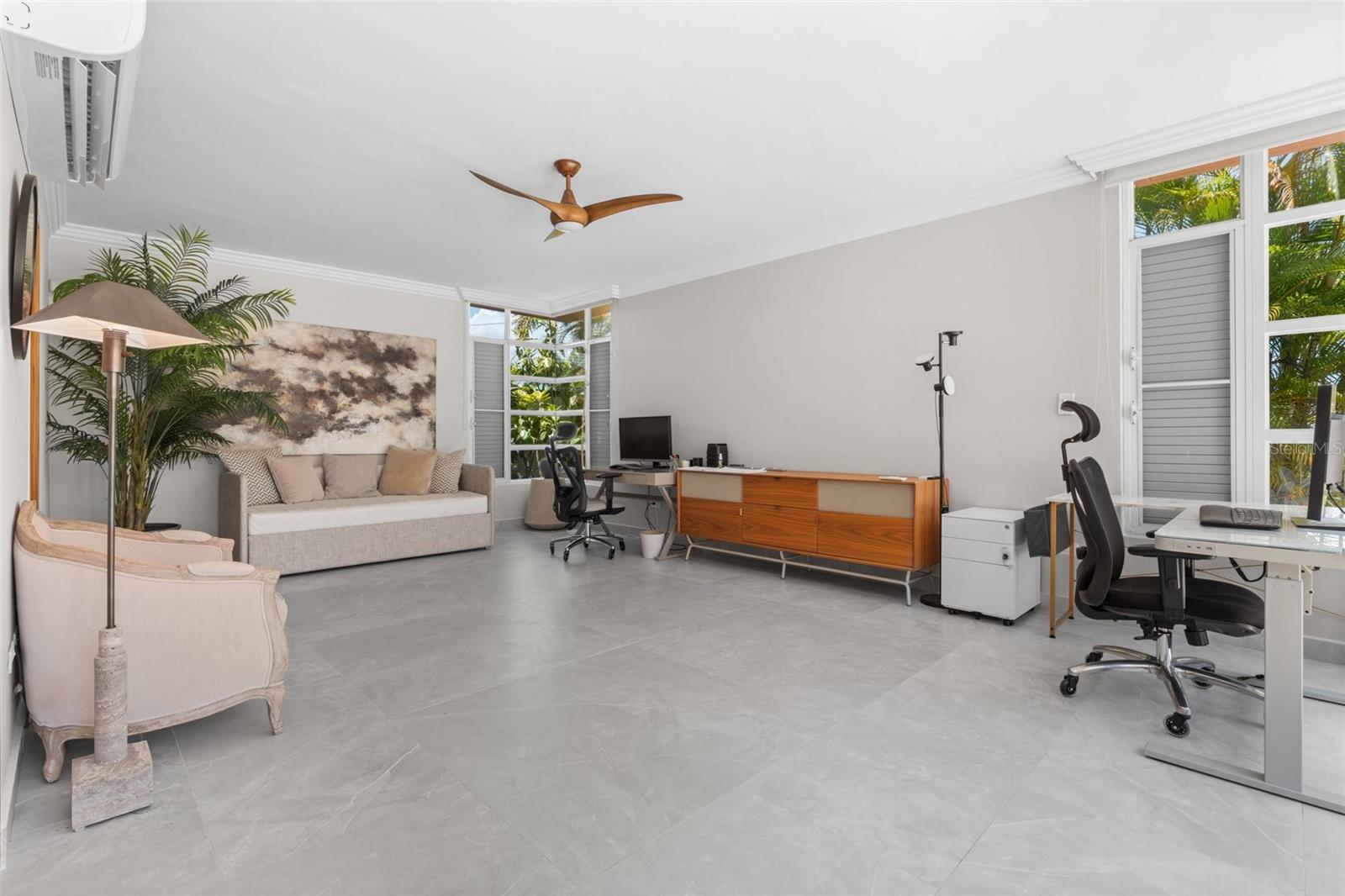 PASEO LAS PALMAS - Residential