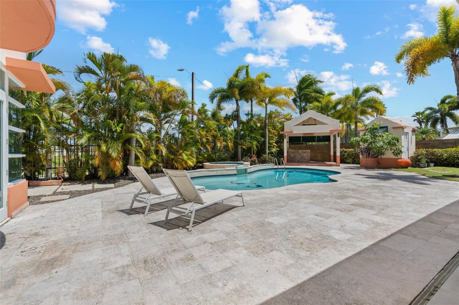 PASEO LAS PALMAS - Residential