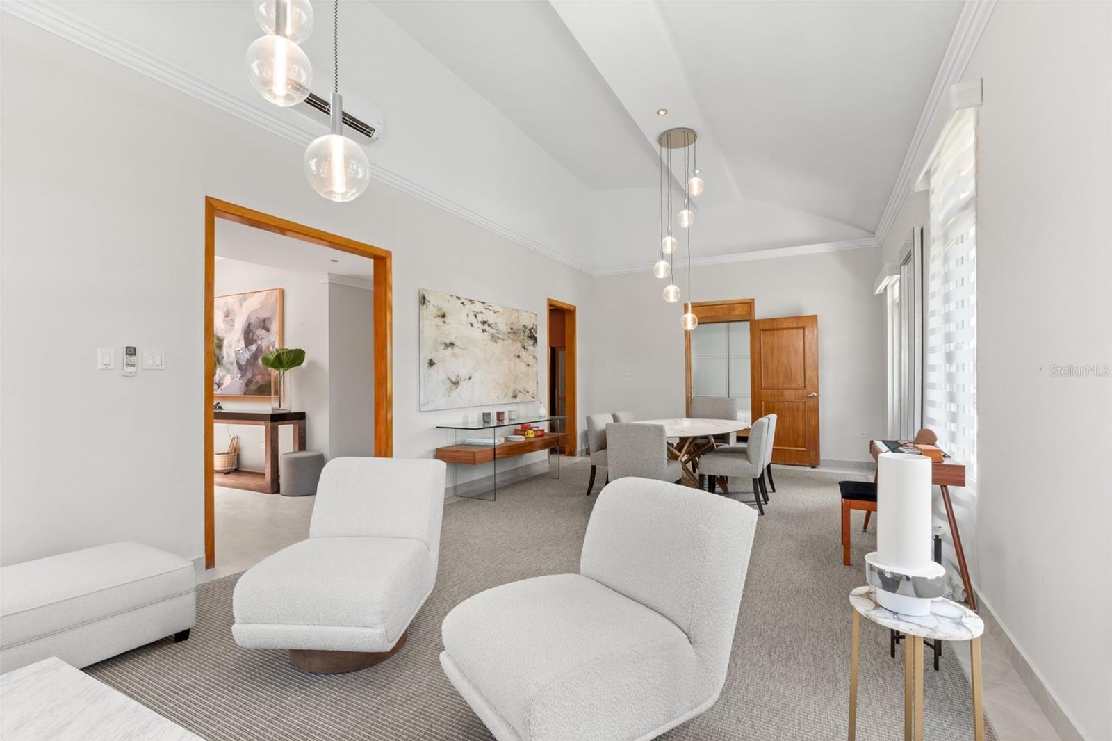 PASEO LAS PALMAS - Residential