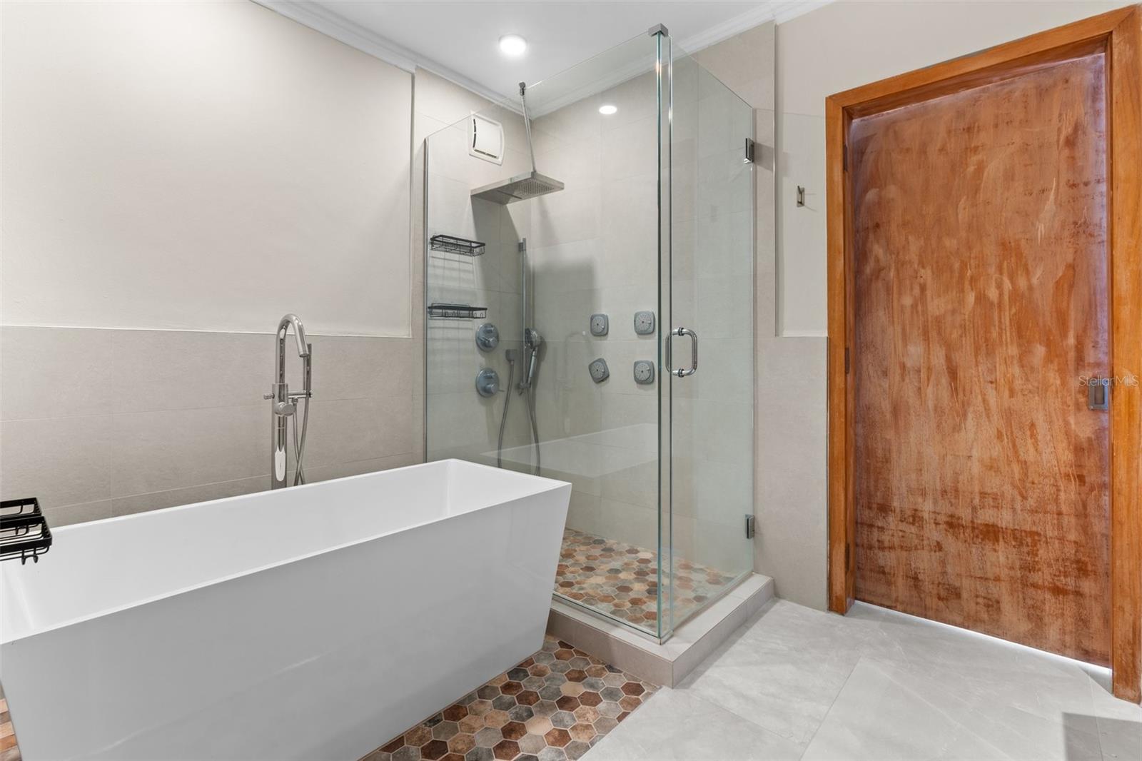 PASEO LAS PALMAS - Residential