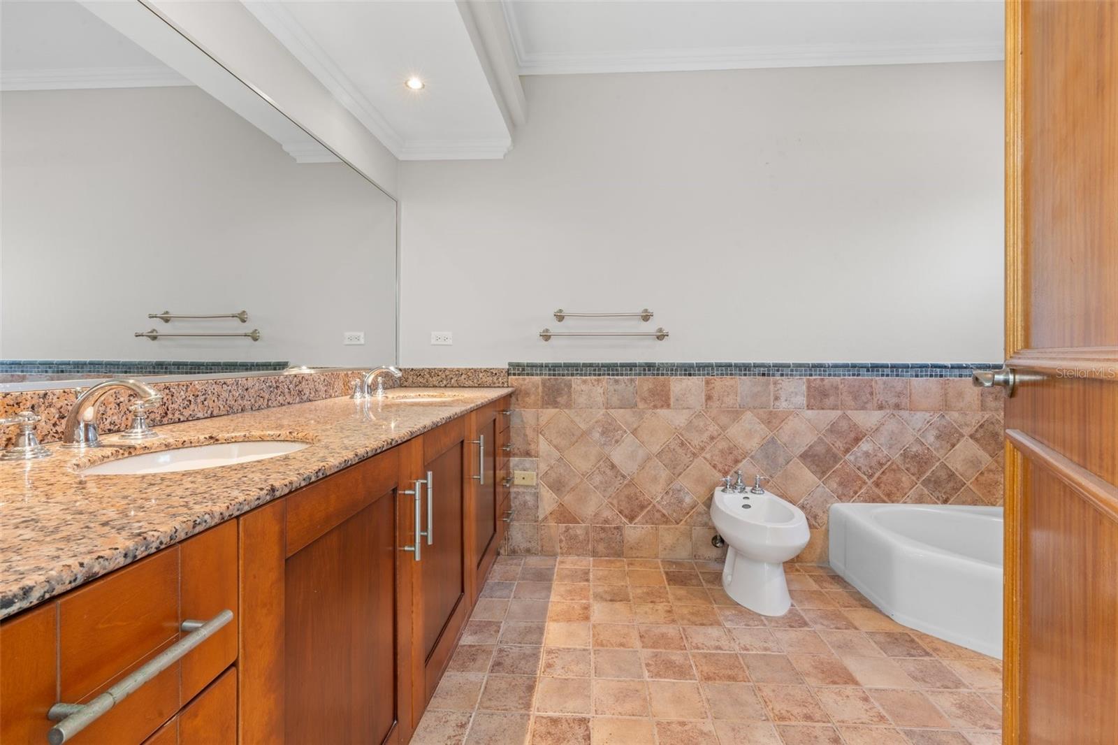 PASEO LAS PALMAS - Residential