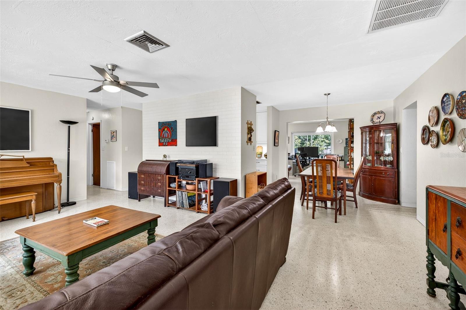 EAGLE CREST - Residential