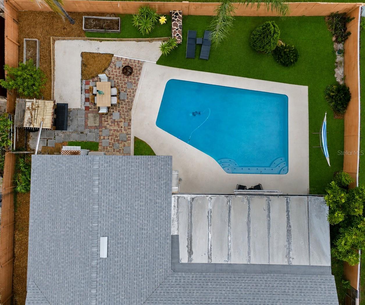 961 APPLE LANE